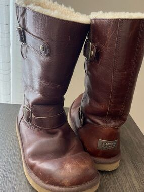 UGG Kensington Leather Moto Biots